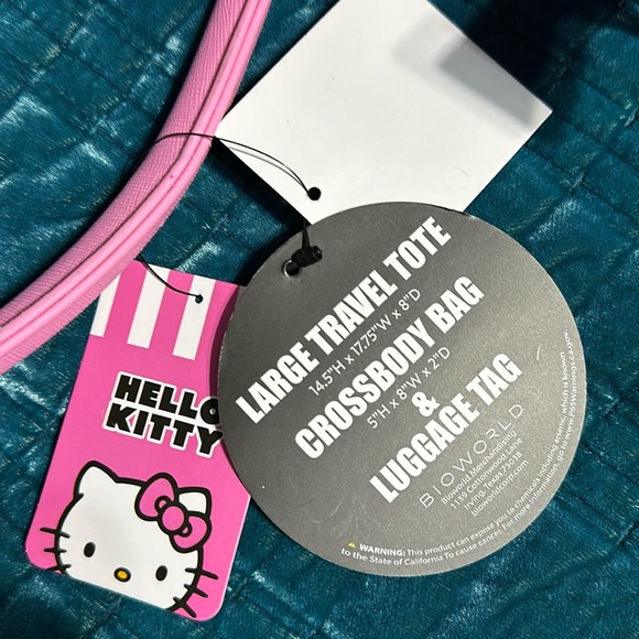 Hello Kitty Travel Tote with cross body bag and luggage tag - Picture 2 of 10